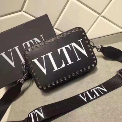 China M6628 VAIENTINO camera kit  VLTN classic logo with a small size rivet and personality high-value shoulder strap fashion for sale