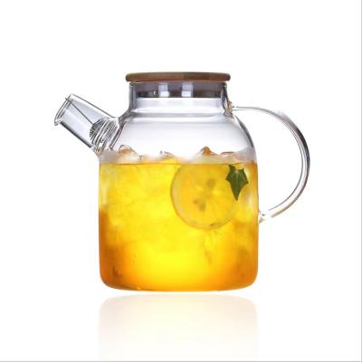 China Sustainable High Borosilicate Glass Strawberry Cold Water Jug Water Kettle for sale