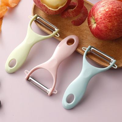 China Sustainable Kitchen Use Tools Fruit Potato Peeler Cutter Parer Manual Vegetable Apple Peeler for sale