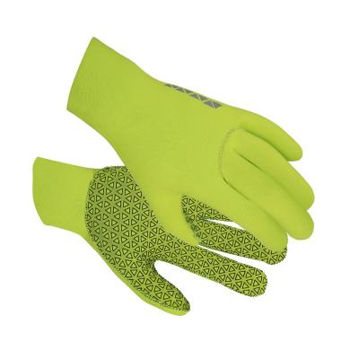 China Free Sample Best Selling Cheap Cloth Material Green Diving Sports Raincoat Outdoor Gloves With Reflective Sign for sale