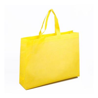 China Eco-Friendly Non-Woven Shopping Bag Cheap Non-Woven Handbag Folding Gift Bag for sale