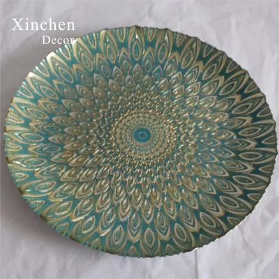 China Best Viable Selling Cyan Peacock Feather Pattern Rounded Charger Glass Dishes To Wedding Decoration for sale