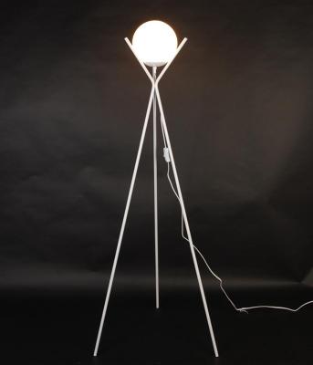 China Wholesale Modern Popular European Cafe Style Tripod Iron Standing White Floor Lamp for sale