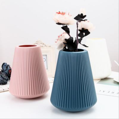 China Beautiful pp high quality home decoration home decoration china elegant durable desktop flower vase for sale