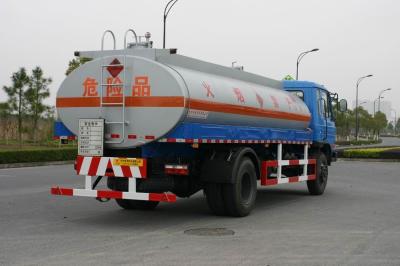 China O caminhão de tanque 12600L do fuel-óleo, chassi de Dongfeng transporta o caminhão de petroleiro 4x2 do combustível à venda