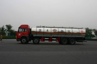 China Chemische Vloeibare de Brandstofopslag van Tankwagen Hoge Prestaties 24700L 8x4 Te koop