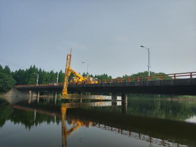 China Da plataforma móvel da inspeção da ponte de HOWO acesso fácil a alguma posição de sua ponte à venda