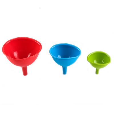 China Viable Kitchen Essential Silicone 3 Piece Funnel Set for sale