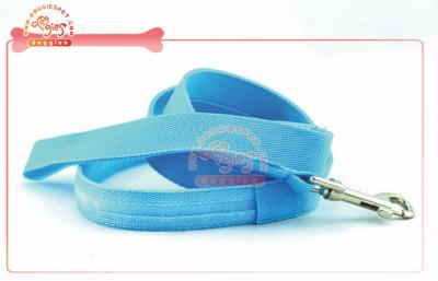 China Reflective Strip Plain Nylon Light Up Dog Leash With Brightly Light Up Flashing for sale