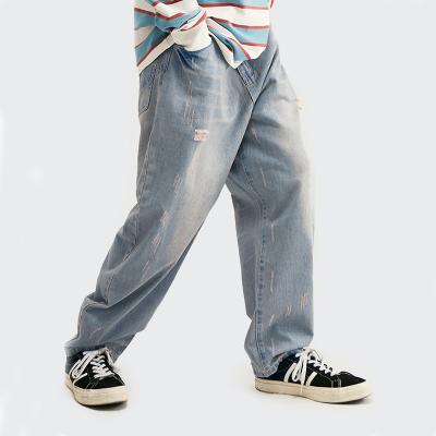 China Anti-Static Fashion Ripped Jeans Personalized Loose Jeans Men Pants for sale