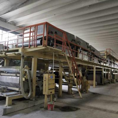 China Papier-Rollenproduktionsmaschine 310m/Min 1400mm thermische Rollender trennsäge-250gsm zu verkaufen