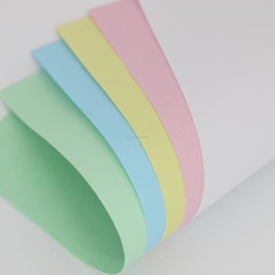 中国 CB/CFB/CF 50/55/62/75 NCR Paper For Laser Printers White Pink Yellow Blue Green 販売のため