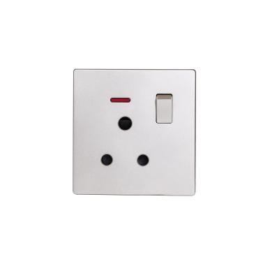 China UK Standard Factory Direct 15A Round Switched Plug For Home Bangladesh Myanmar / Burma for sale