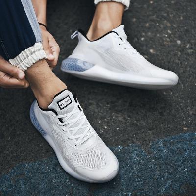 China Cushioning Clearance 2022 Fashion Breathable Casual Soft Shoes Summer Basketball Style Mesh White Men's Sports Lightweight Shoes for sale