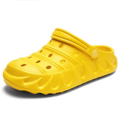 China Croc shoes summer classic clog men's and women's low price massage new fashion outdoor men's garden shoes for sale