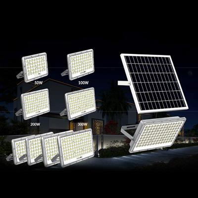 China IP66 Wasserdichte LED-Solarflutleuchten 100W Solarsicherheitsleuchten für Veranstaltungen im Freien zu verkaufen