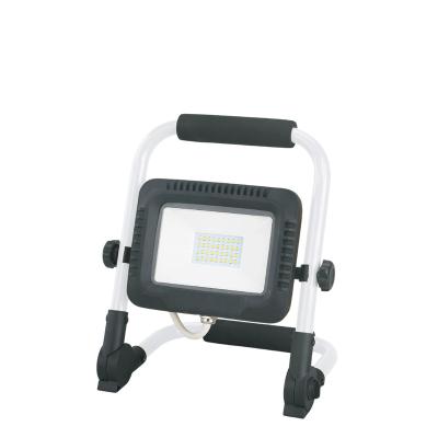 China Portable Universal 20w Outdoor & Indoor Lighting Rechargeable Square Led Work Light With Revolving Bracket for sale