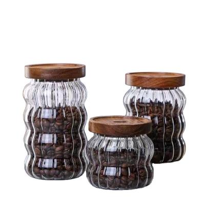 China Freshness Preservation YOLOWE HOME 320ml/550ml/750ml Glass storage jar Acacia wood lid sealed jar Coffee Glass container for food storage  canisters for sale