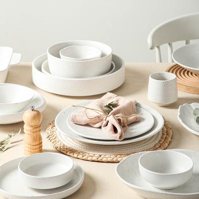 China Sustainable European English Stylish Restaurant Plain Ceramic Glazed White Embossed Dishes Retro Bowls Luxury Dinner Sets for sale