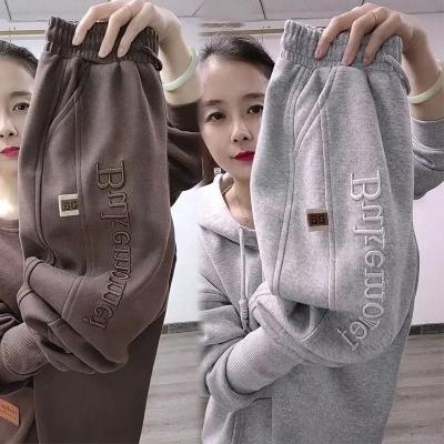 China Winter breathable plush high waist English letter and thickened women's guard pants and Harlan leg pants 2022 new embroidered sweatpants for sale