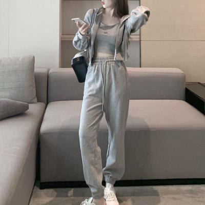 China 2021 QUICK DRY women's suit sports leisure fashion short suspender sweater hooded gaiters spring and autumn three piece suit for sale