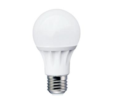 Chine Lampe LED intérieure 5w 7w entièrement en plastique avec conception de bâton et source lumineuse LED sans tracas à vendre