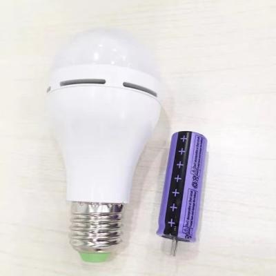 Cina 7W/10W LED lampadine di emergenza ricaricabili E27/B22 con supporto di luminosità regolabile in vendita