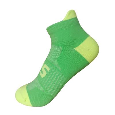 China Designer Antibacterial Sport Socks Mens Xtemp Relieve Cool Driving Crew Socks Sports Socks Mens for sale