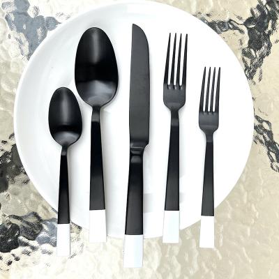 China Viable Matt Black and White Flatware 18/10 Stainless Steel Hotel Restaurant Wedding 5 Piece Silverware Flatware Set for sale