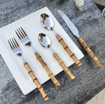 China 5 Piece Real Sustainable Natural Bamboo Cutlery Set 18/10 Stainless Steel Material Silverware Bamboo Handle Flatware Set for sale