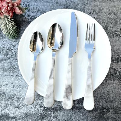 China Durable ABS Plastic Handle Tongs Full Stainless Steel Flatware Set Marble Printing 16 Piece Cutlery Set for sale