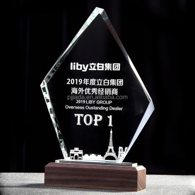 China Custom Engraved Trade Company Europe Iceberg Crystal K9 Glass Transparent Wooden Base Trophy For Outstanding Group Award Gift for sale