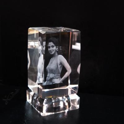 China Europe Personalized Custom Laser Engraved 2d Picture Frame Crystal Glass Photo Cube for sale