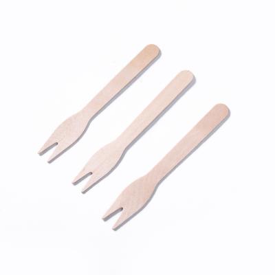 China 85mm Birchwood kompostierbarer hölzerner Gerät-Chip Forks Bulk For Fruit-Wegwerfimbiß zu verkaufen