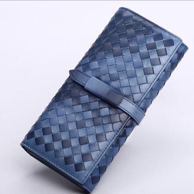 China Classic Design Pattern Wallet Durable Genuine Goatskin Woven New Sheepskin Woven Leather Card Holder In Stock for sale