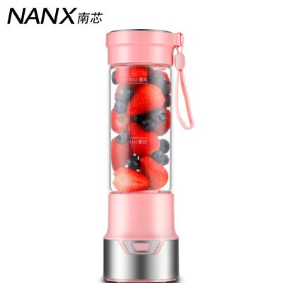 China Multifunctional Protable Juicers Good Prices Easy Carry Portable Long Life USB Juicer With Battery for sale