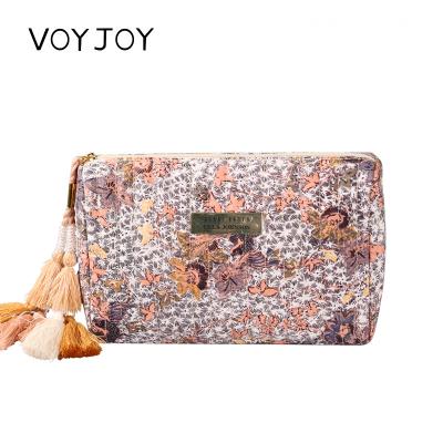 China 2020 New Fashion Trend Polyester Printing Custom Pattern Handle Bag Design Makeup Beauty Cosmetic Filter Frame for sale