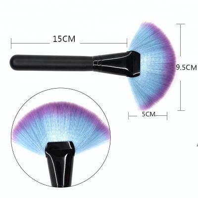 China Fan Brush Face Highlighting Make Up Cosmetic Tool Professional Fan Makeup Brush for sale