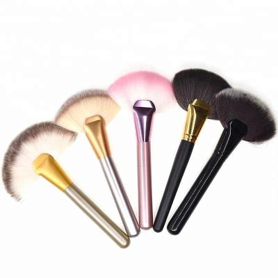 China Free Sample Custom Color Mini Cleansing Facial Fan Makeup Brush Skin-Friendly for sale