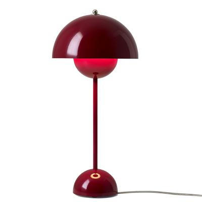 China Denmark Designer Modern Iron Art Table Lights Table Lamp Modern for Bedroom Bedside Living Room Study Office Decor Lamps Home Fixtures for sale