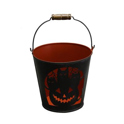 China Hot Sale Cheap Halloween Bucket Halloween Customized Decorative Metal Small Tin Bucket With Handle For Kids Wholesale for sale