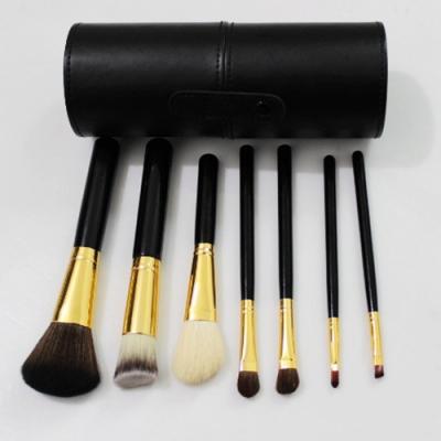 China Angular Blush Powder Blusher Base Concealer Eyeliner Lip Gloss Mascara Black Color 7pcs Makeup Brush Set for sale