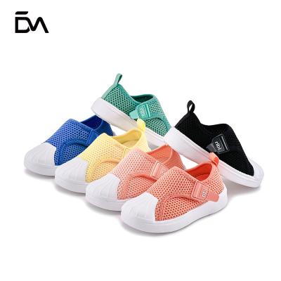 China Flatbed 2021 children shoes high quality soft bottom rubber children's sports shoes for sale