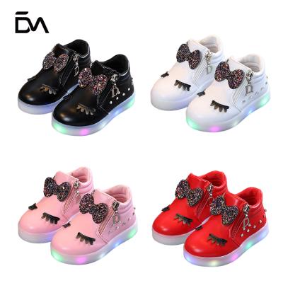 China 2021 original wholesale children's fashion girls' casual sneakers LED light up children's shoes for sale