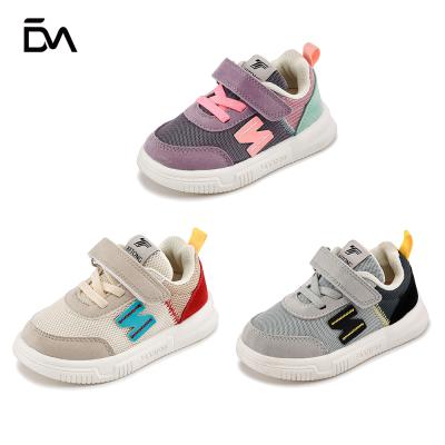 China Flat 2021 High Quality Modern Style Baby Toddler Light Shoes For Kids for sale