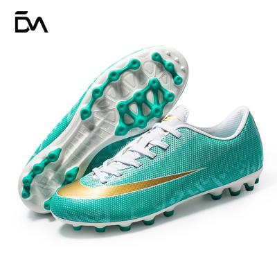 China 2021 New Design High Quality Popular Non-slip Mens Football Boots Soccer Shoes Comfortable for sale