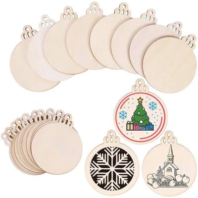 China Eco-freindly DIY Crafts Unfinished Circles Perforated Christmas Hanging Decorations Ornaments Wooden Slices For Crafts for sale