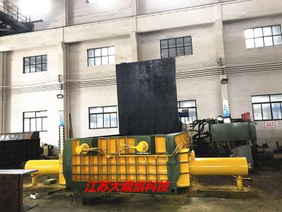 China Hydraulischer Antriebs-würfelförmiger Block Y81 - Ballenpresse 250 mit manueller Ventil-Steuerung zu verkaufen