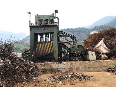 China 400 Tonnen-Altmetall-Schere, hydraulisch angetriebene Scherschneider-Maschine zu verkaufen