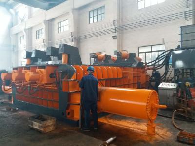 China Schrott-Ballenpreßmaschine der Steuerungs-Macht-180kW, hydraulische Ballenpreßmaschine zu verkaufen